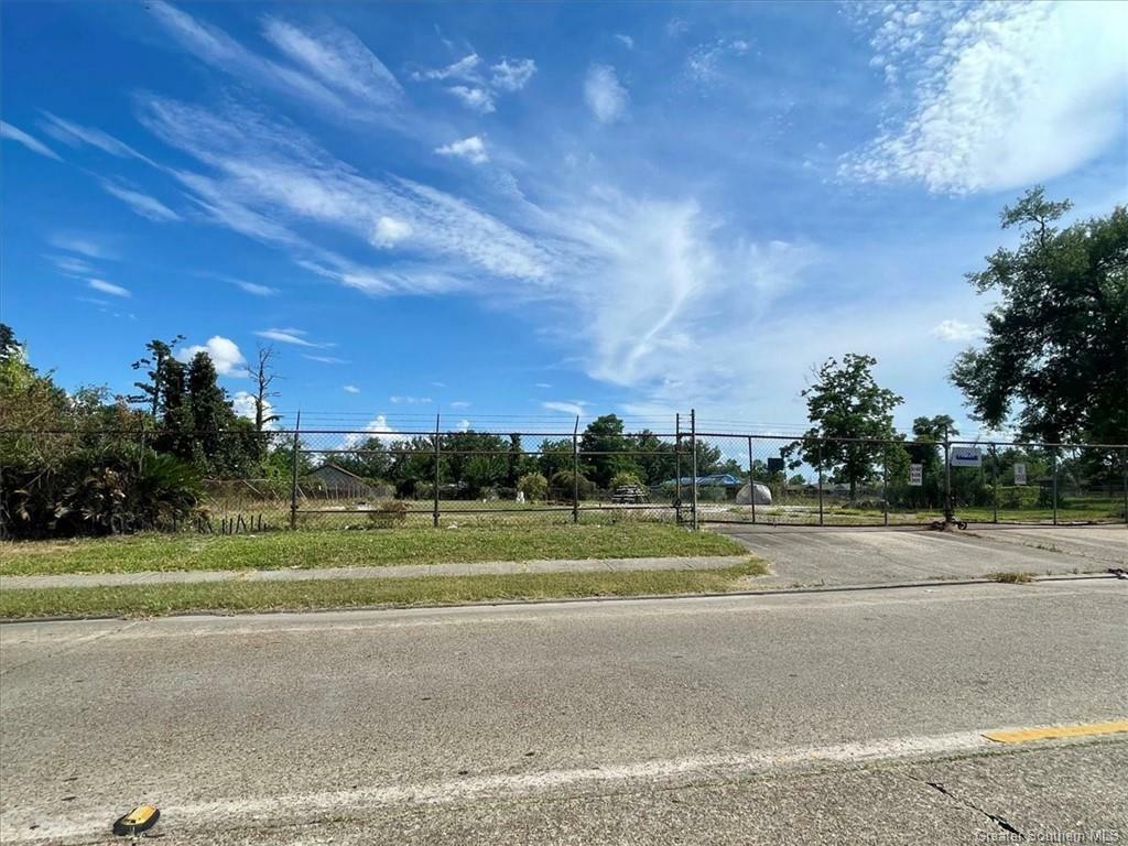 Property Photo: 2402 Moeling Street LA 70601