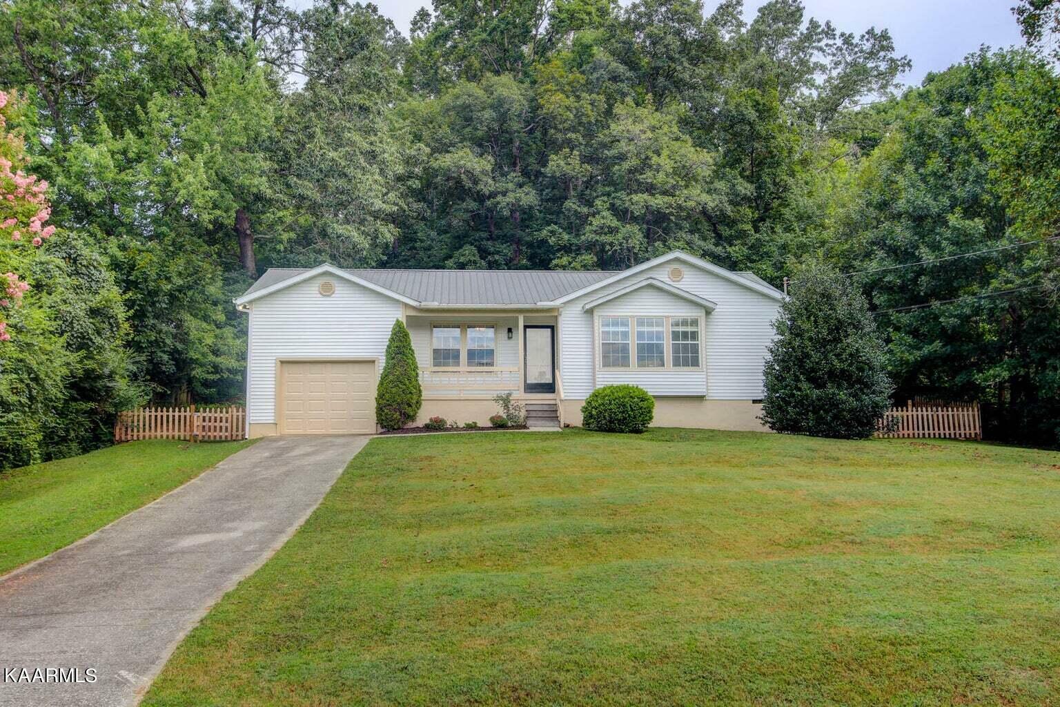 3201 Valley Forge Drive  Knoxville TN 37920 photo