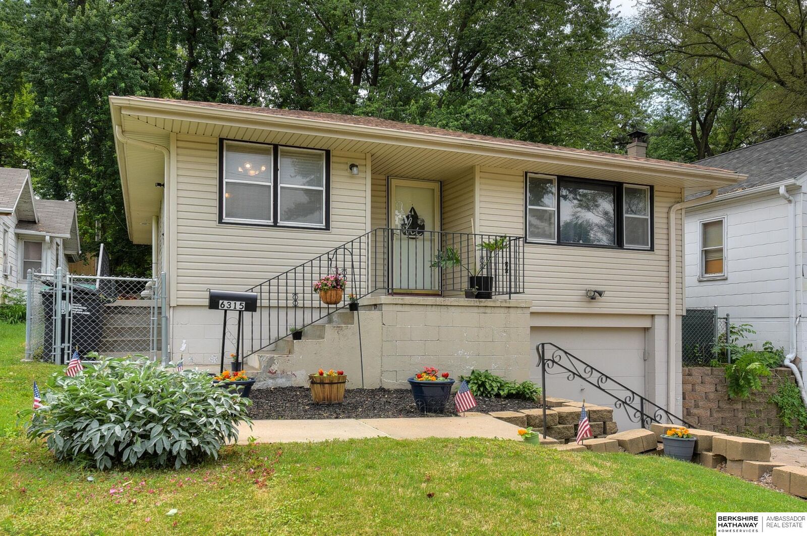Property Photo: 6315 Blondo Street NE 68104
