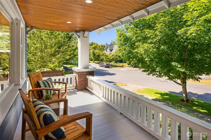 Property Photo: 425 W Howe Street WA 98119