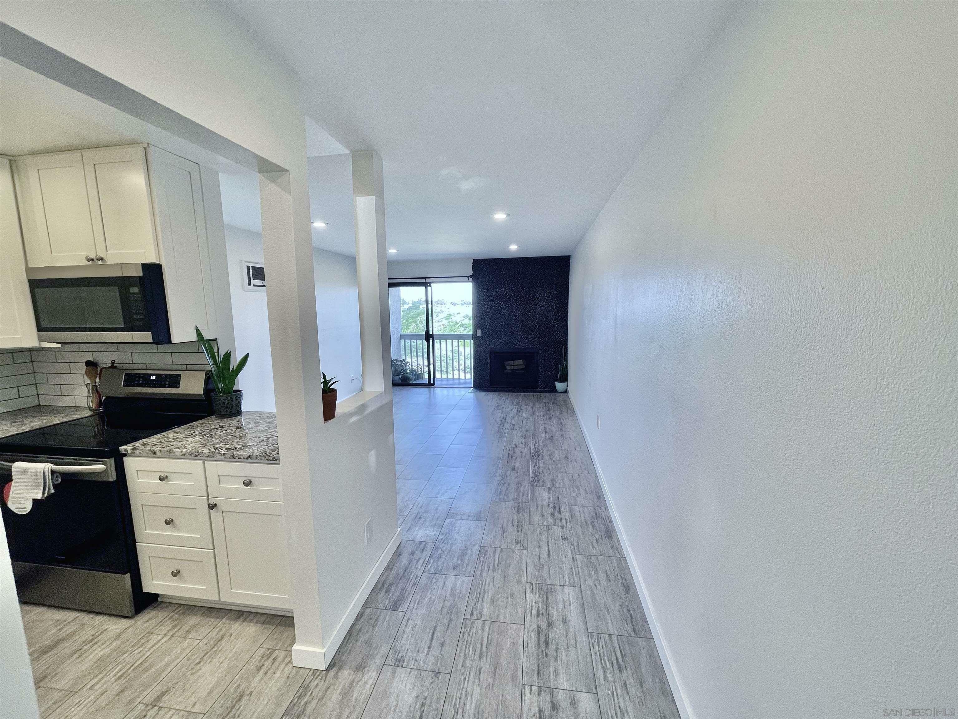 Property Photo:  2909 Cowley Way F  CA 92117 