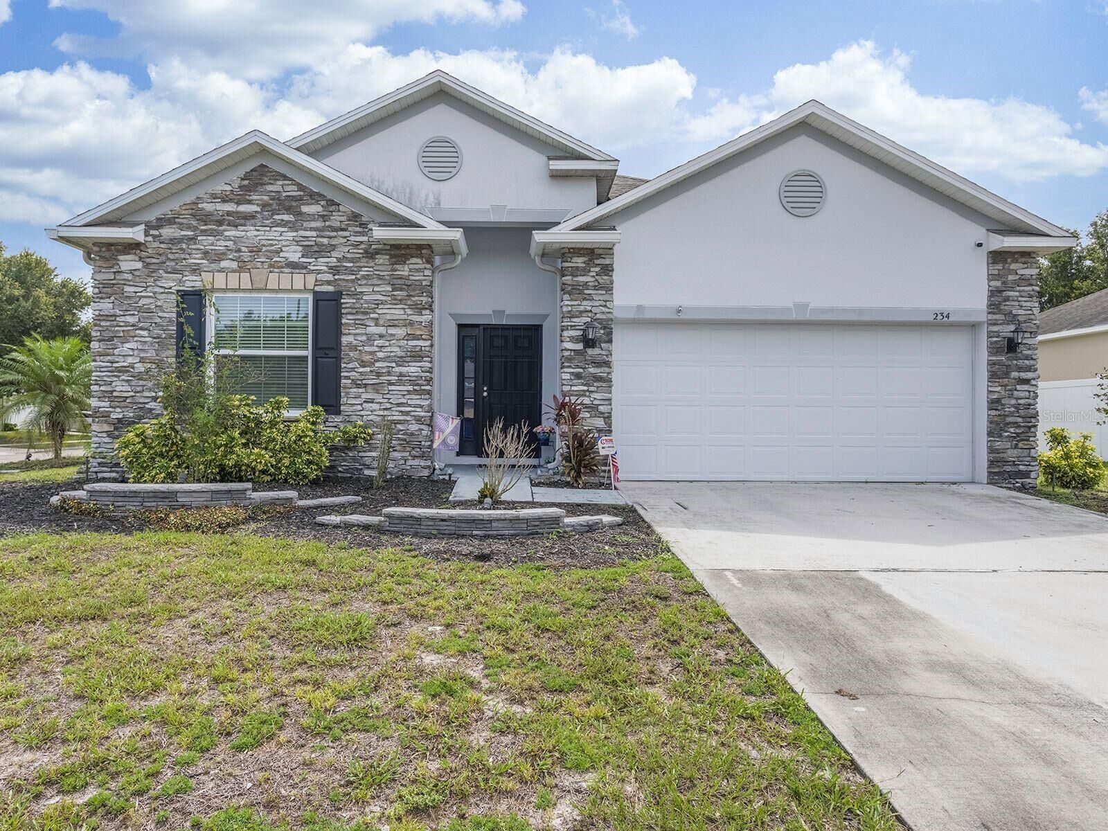 Property Photo: 234 Rambling Circle FL 32712