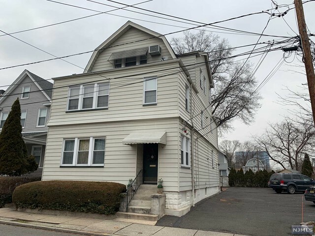 Property Photo:  14 Laura Avenue 2  NJ 07110 
