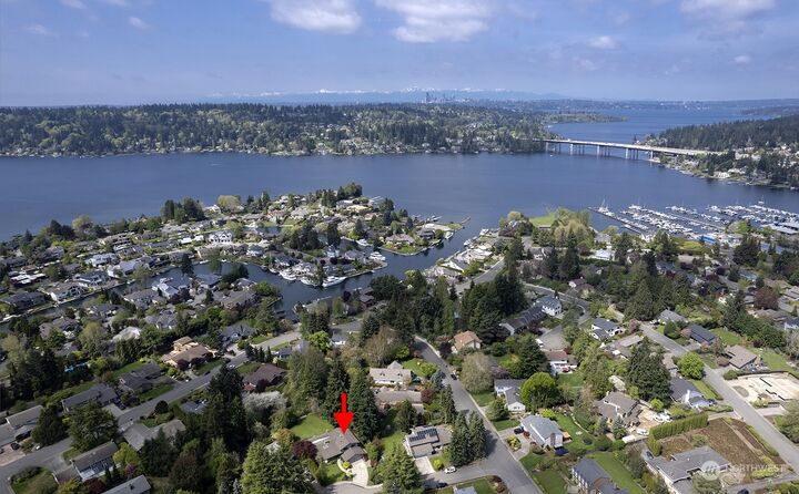 Property Photo:  41 Tatoosh Key  WA 98006 