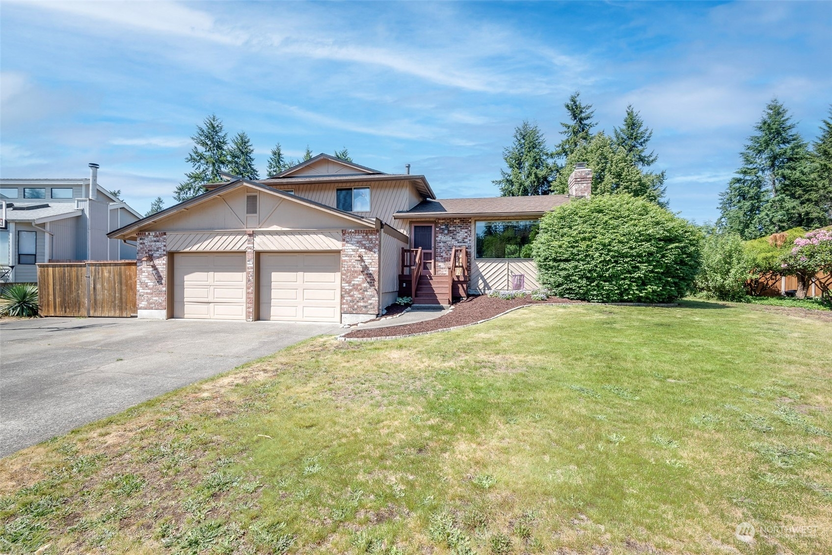 Property Photo:  1605 148th Street E  WA 98445 