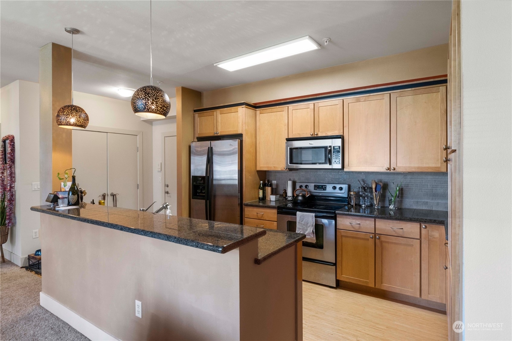 Property Photo:  1501 Tacoma Avenue S 208  WA 98402 