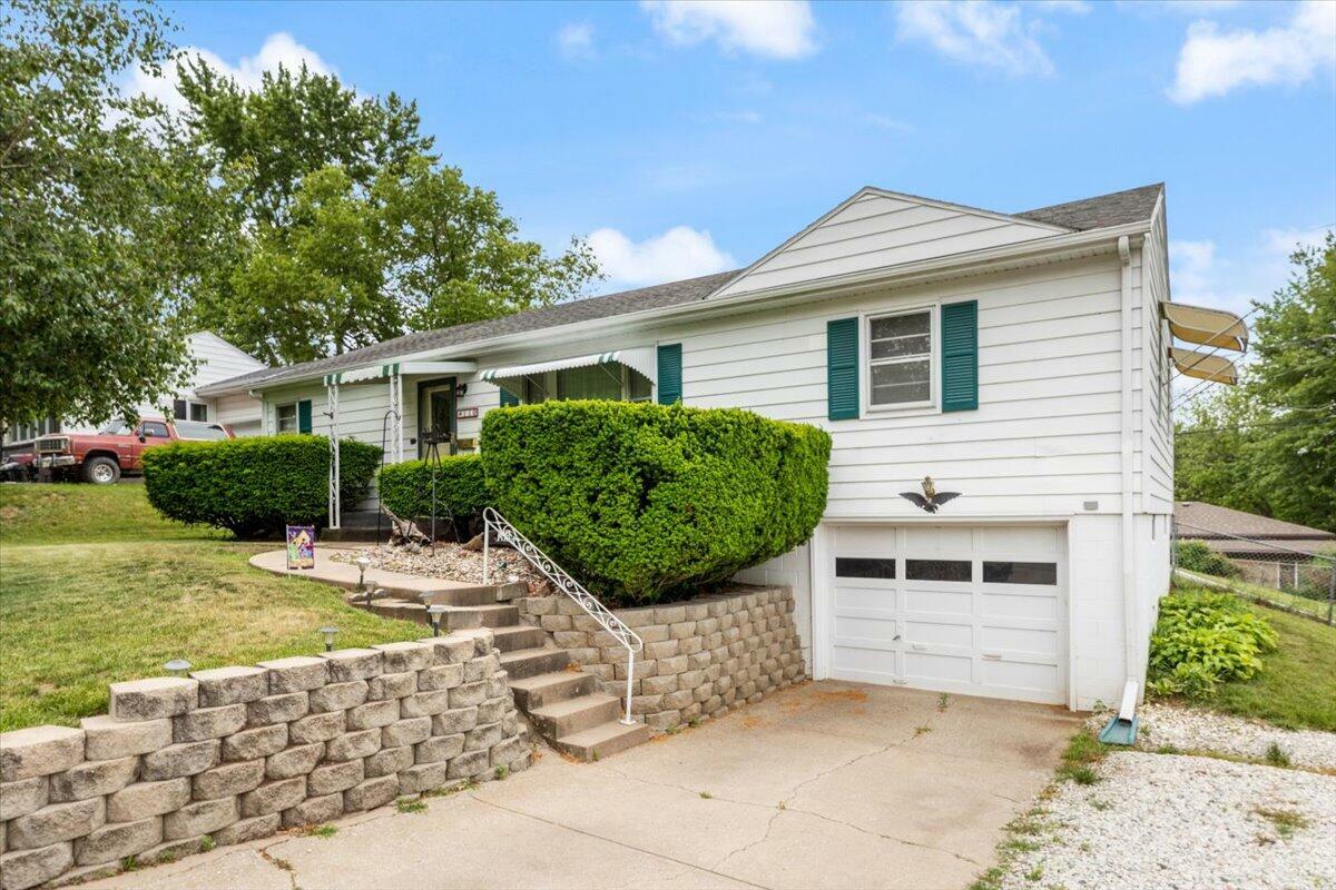 Property Photo:  110 Southview Boulevard  IA 51601 