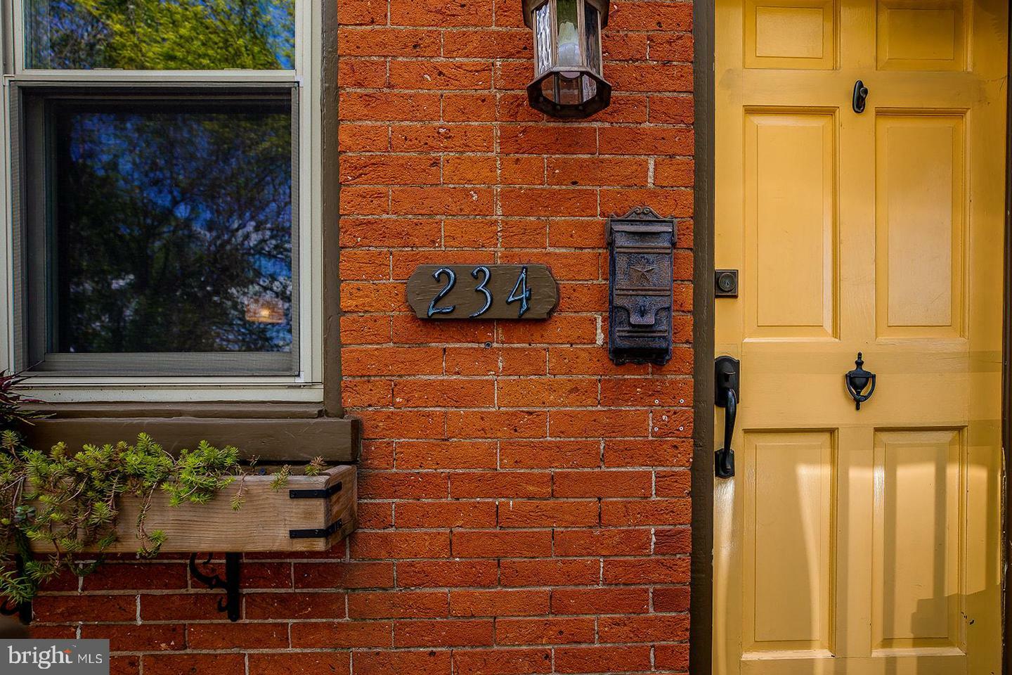 Property Photo: 234 E Lemon Street PA 17602