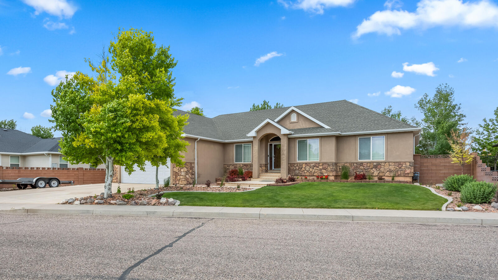 Property Photo:  2286 W Crestview Cir  UT 84720