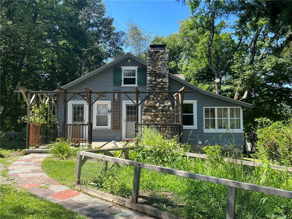 Property Photo:  2 Vine Road  NY 10541 