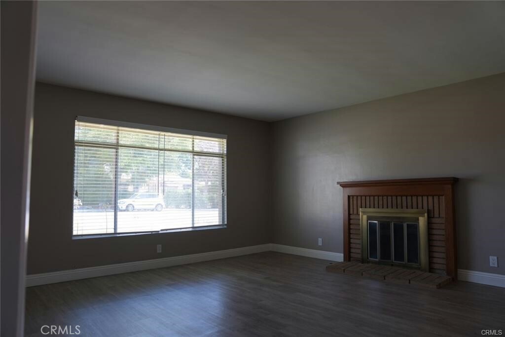 Property Photo:  512 E Elm Street  CA 92821 