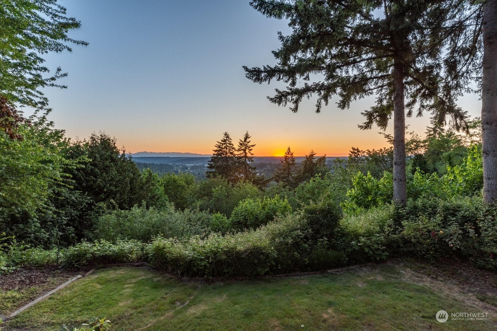 Property Photo:  16617 104th Avenue NE  WA 98011 