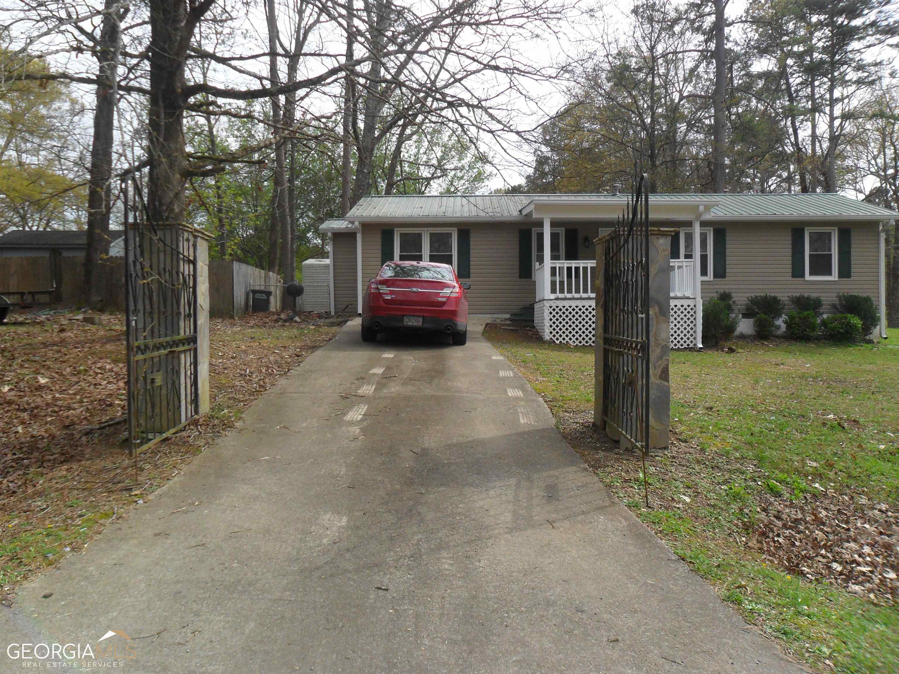 Property Photo:  181 N Bellview Road  GA 30104 