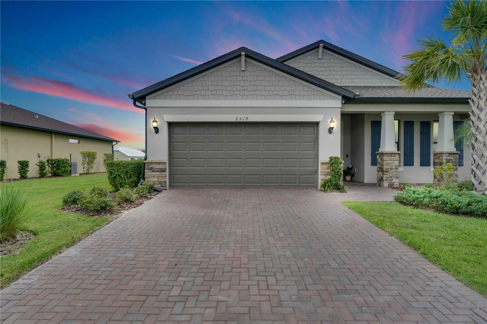 Property Photo: 2519 Marton Oak Boulevard FL 34289