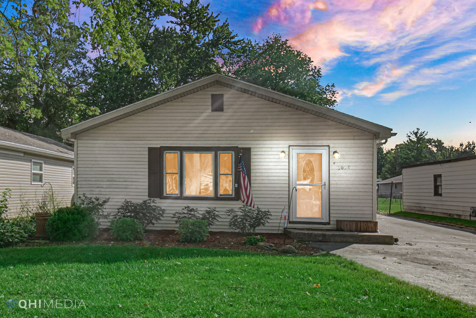 Property Photo: 3058 Lowe Road IL 60910