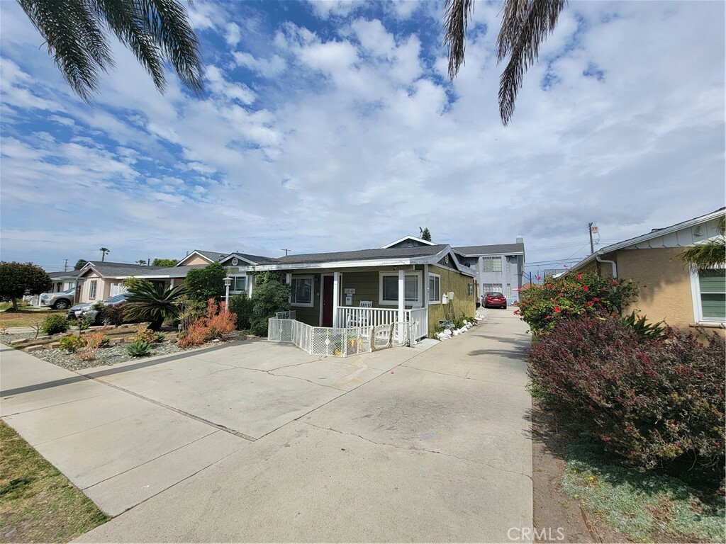 Property Photo:  18344 18346 Roslin Avenue  CA 90504 