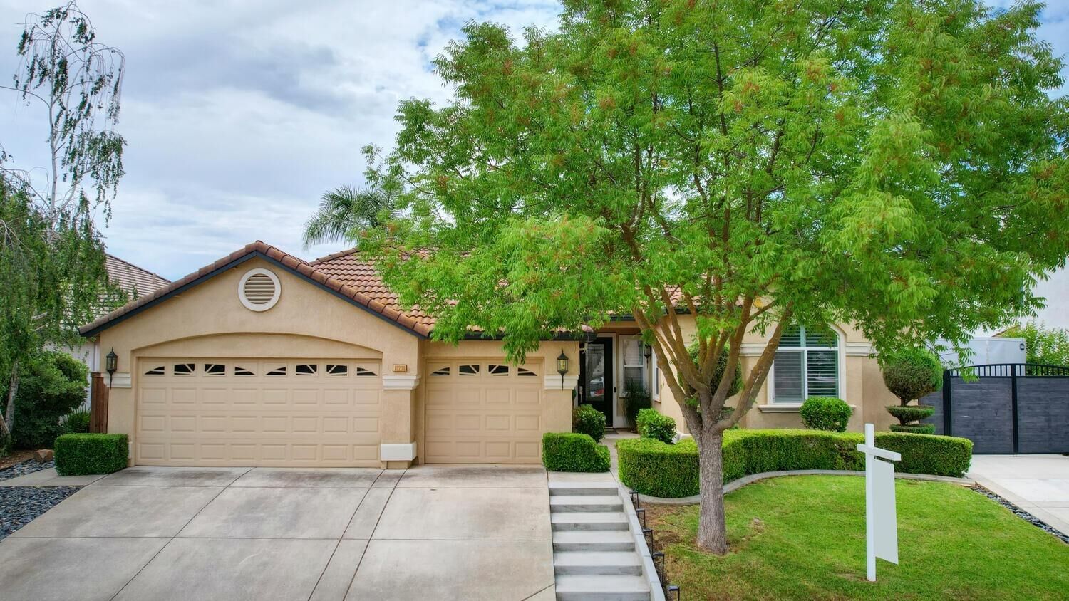 Property Photo: 10238 Maruyama Court CA 95829