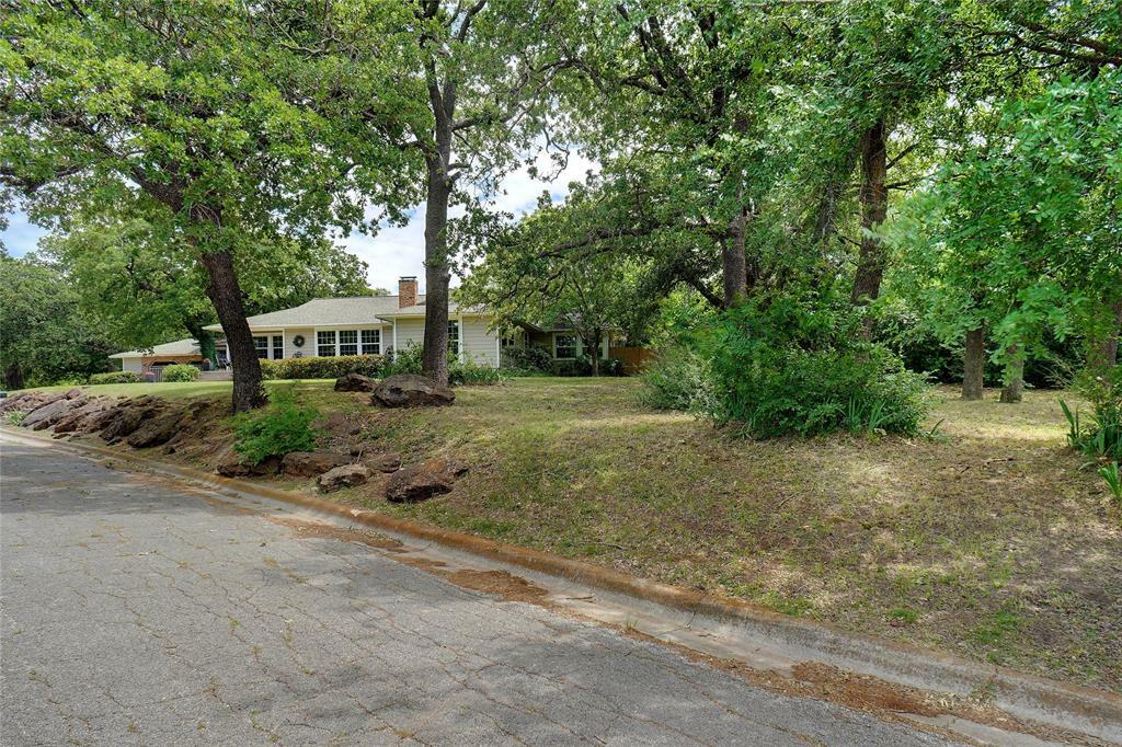 Property Photo:  000 Oakhill Drive  TX 76201 