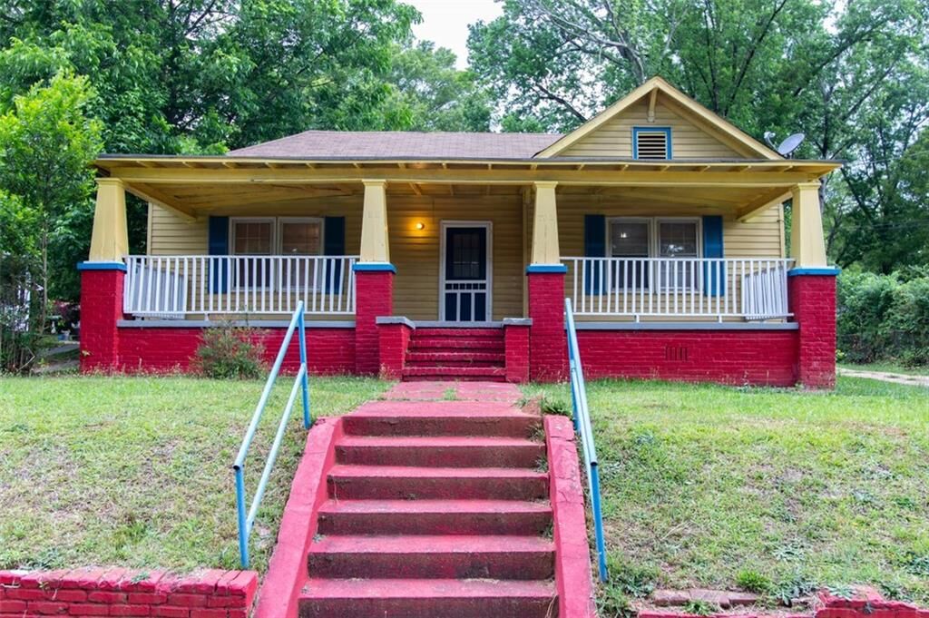 Property Photo:  702 Murphy Avenue  GA 30240 