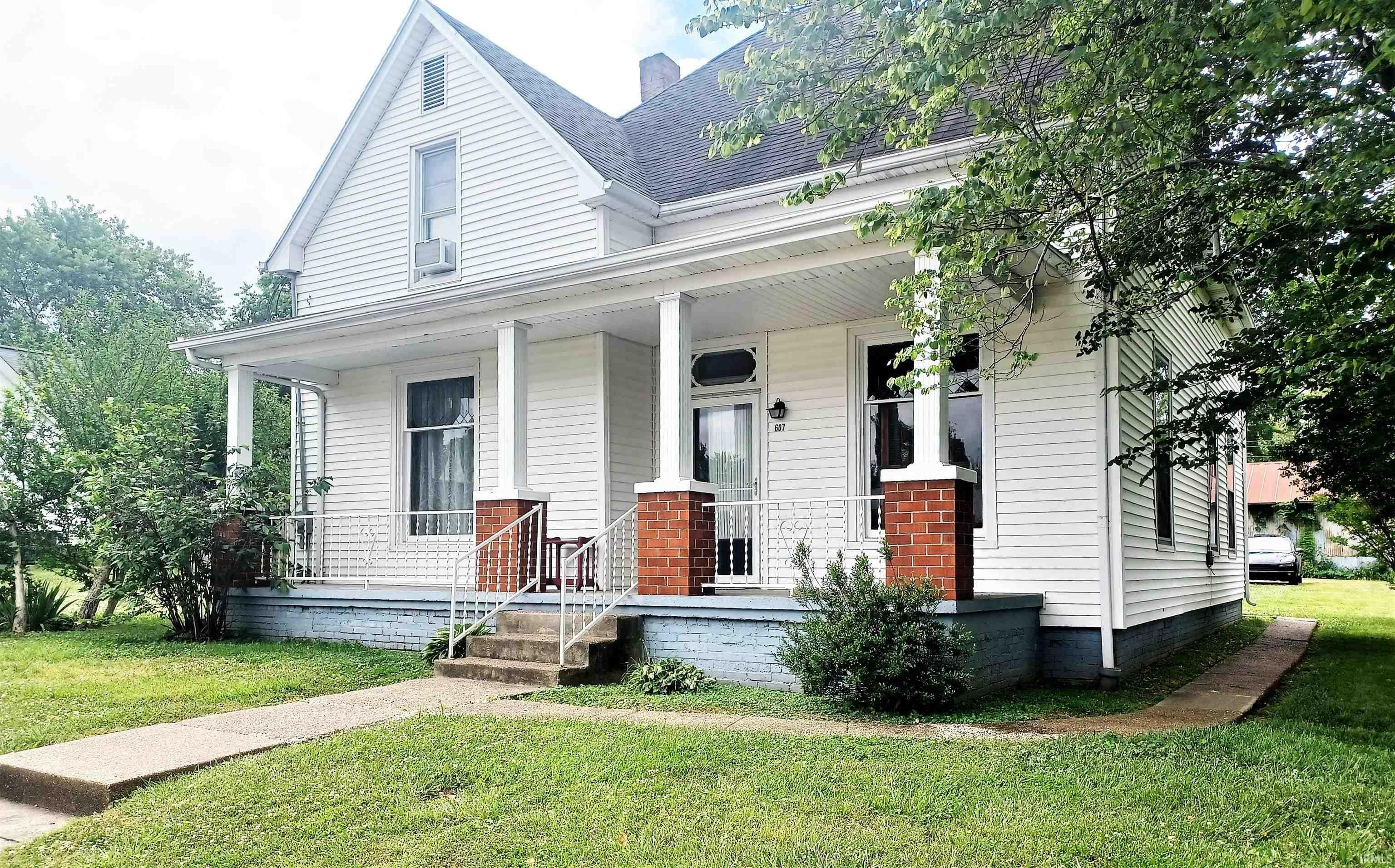 Property Photo:  607 E Division Street  IN 47601 