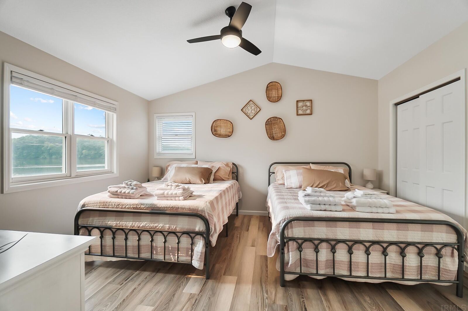 Property Photo:  1420 North Shore Drive  IN 46784 