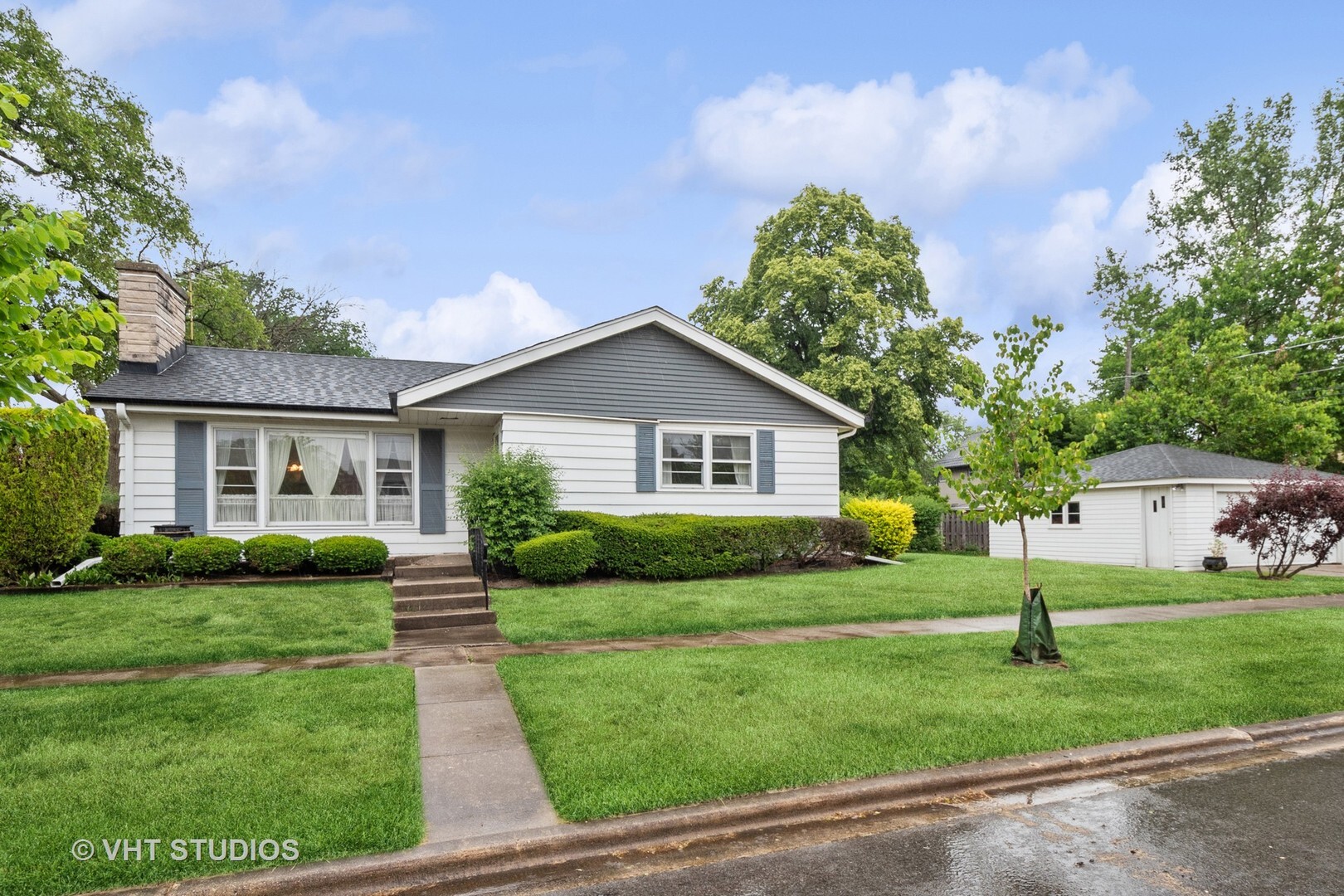 Property Photo: 505 N Western Avenue N IL 60068