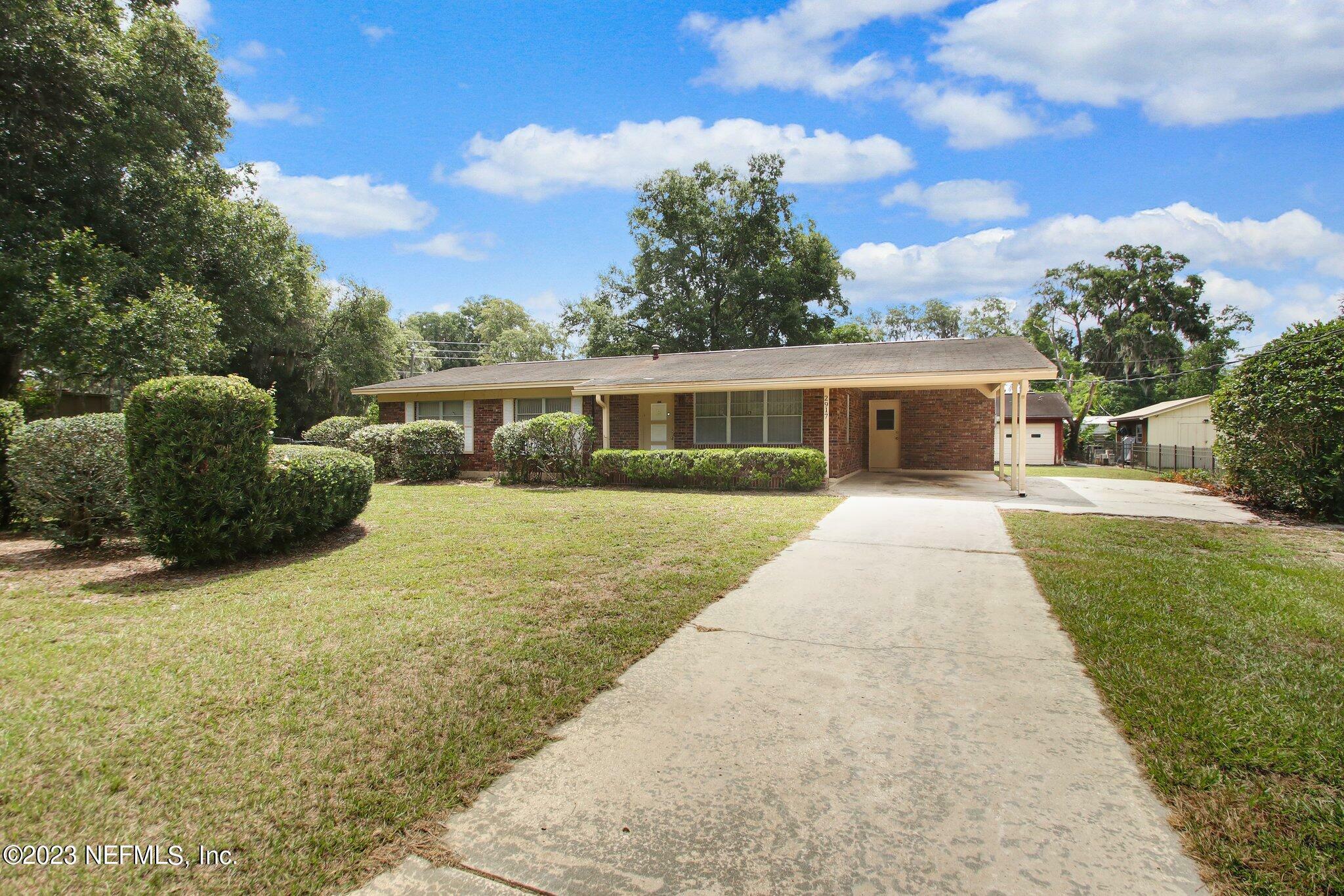 Property Photo:  2917 Silver Lake Drive  FL 32177 