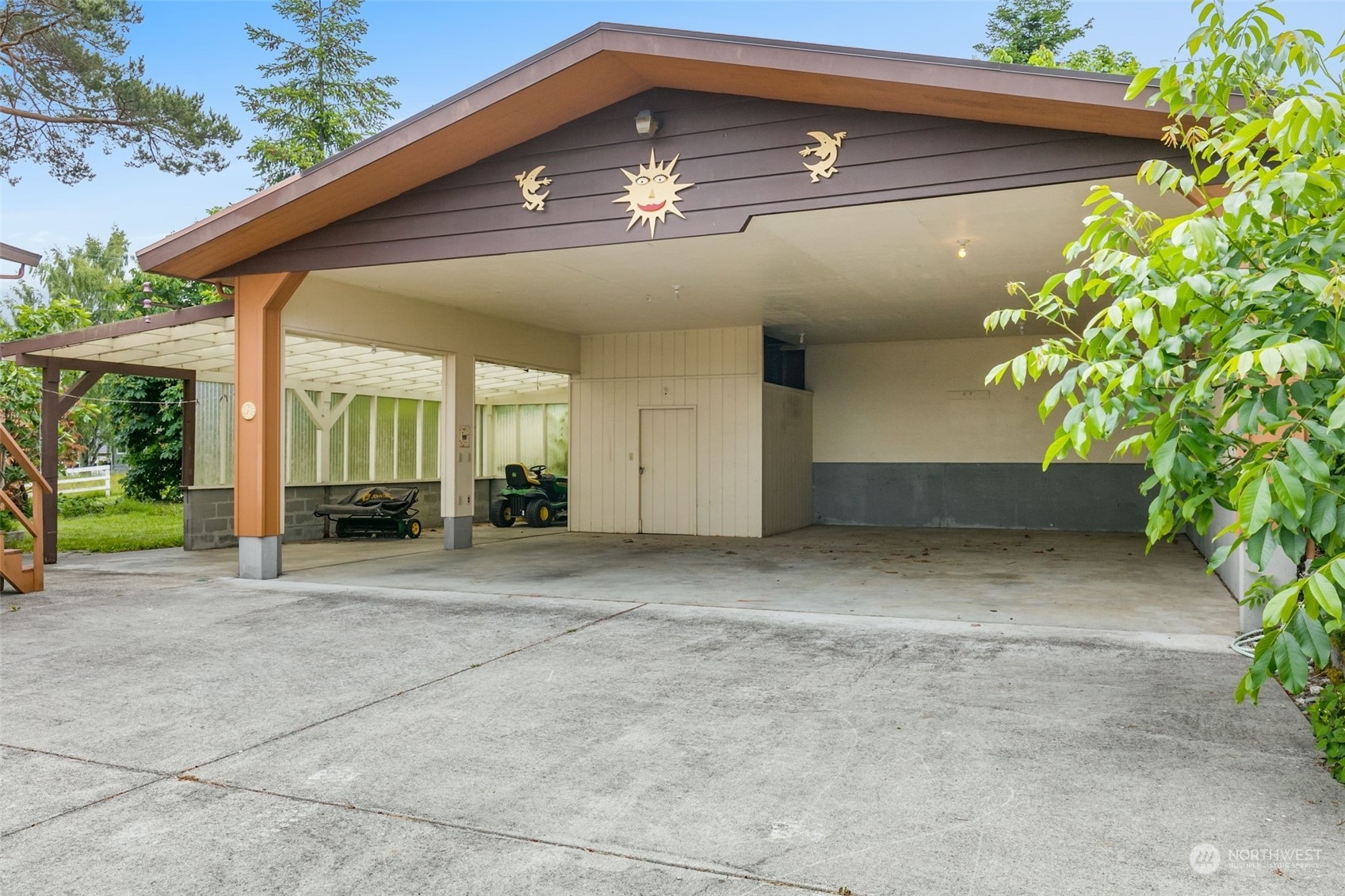 Property Photo:  248 E Wall Street  WA 98282 