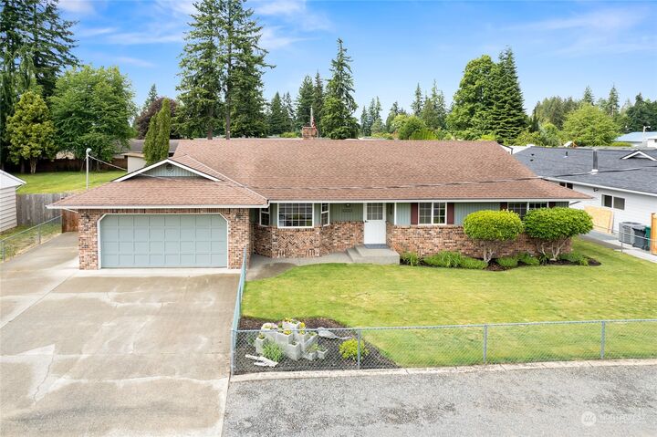 Property Photo:  5221 74th Place NE  WA 98270 