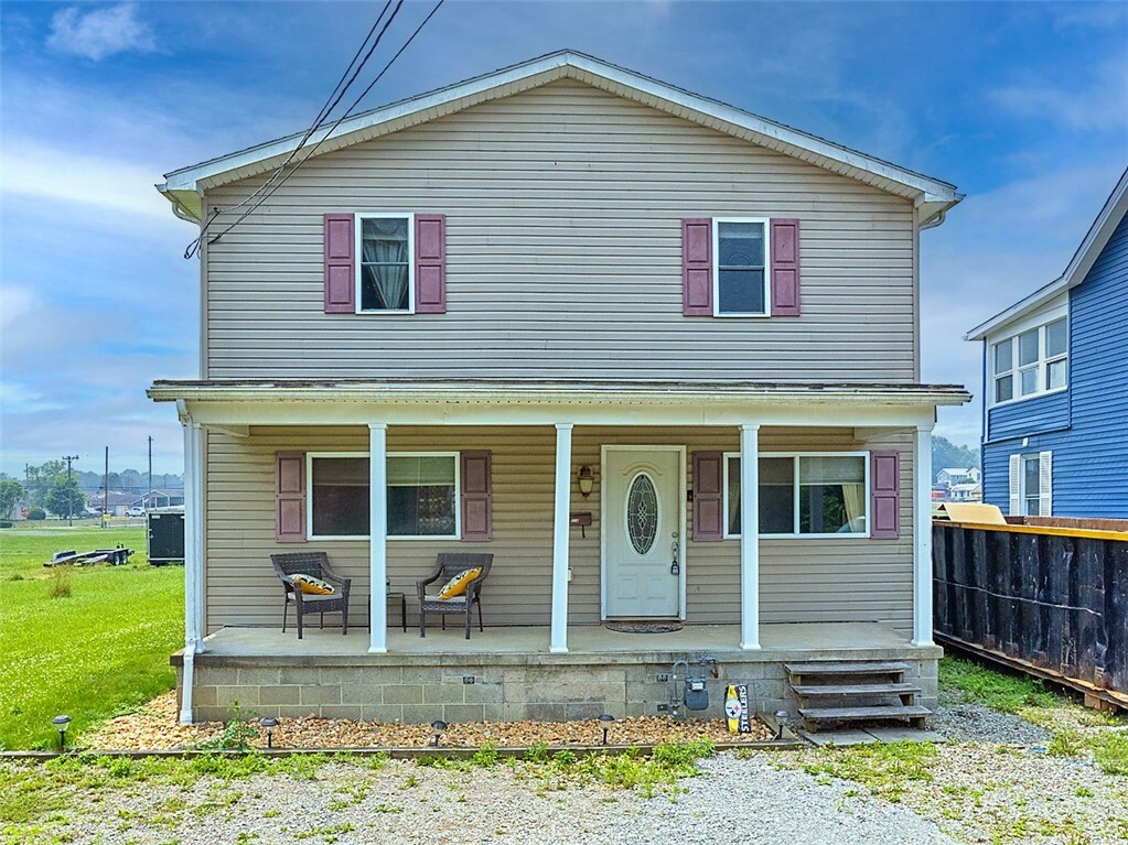 Property Photo:  318 Perry Ave  PA 15012 