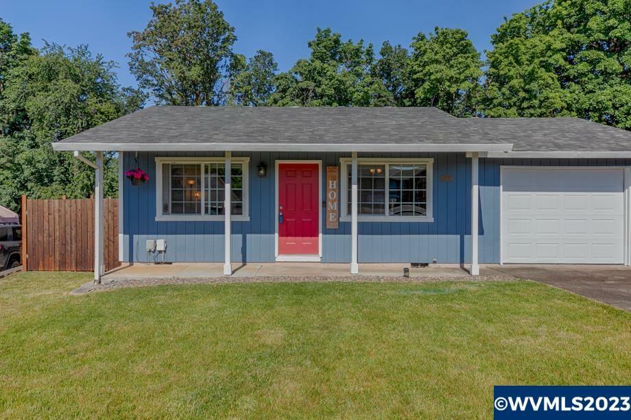 Property Photo: 631 NW Willamina Dr OR 97396