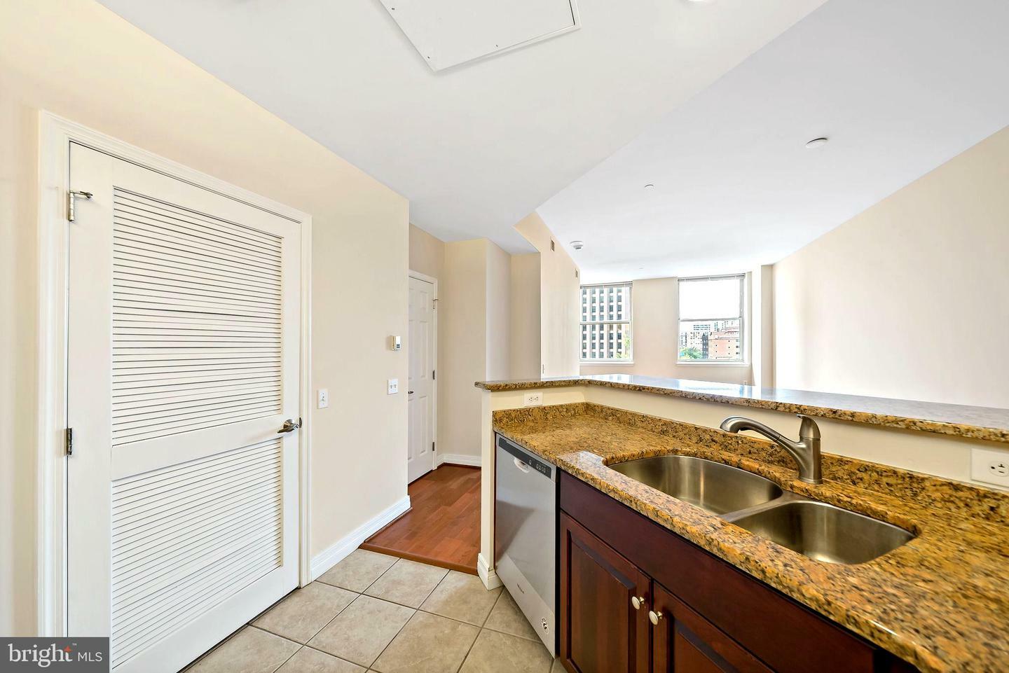 Property Photo: 1600 Arch Street 18 515 PA 19103