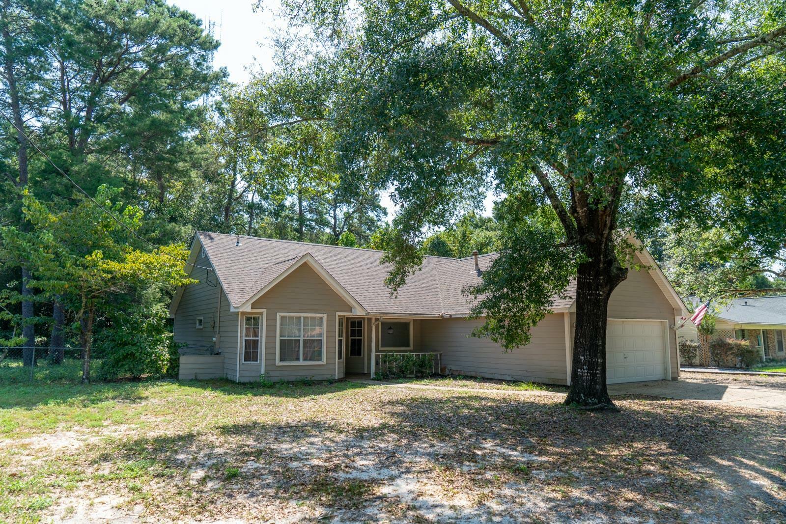 Property Photo:  103 Oak Shores Drive  FL 32578 