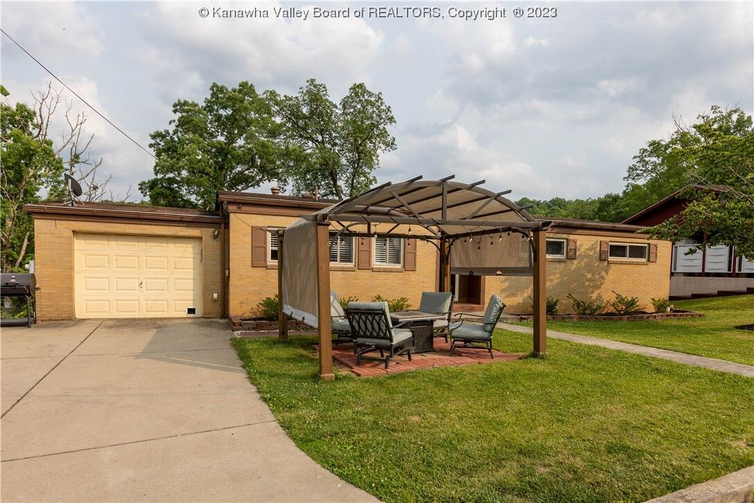 Property Photo: 1209 Crown Drive WV 25309