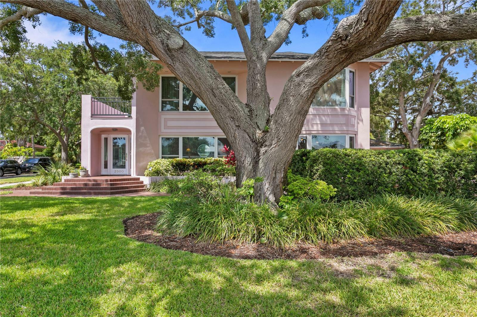 Property Photo:  2500 Coffee Pot Boulevard NE  FL 33704 