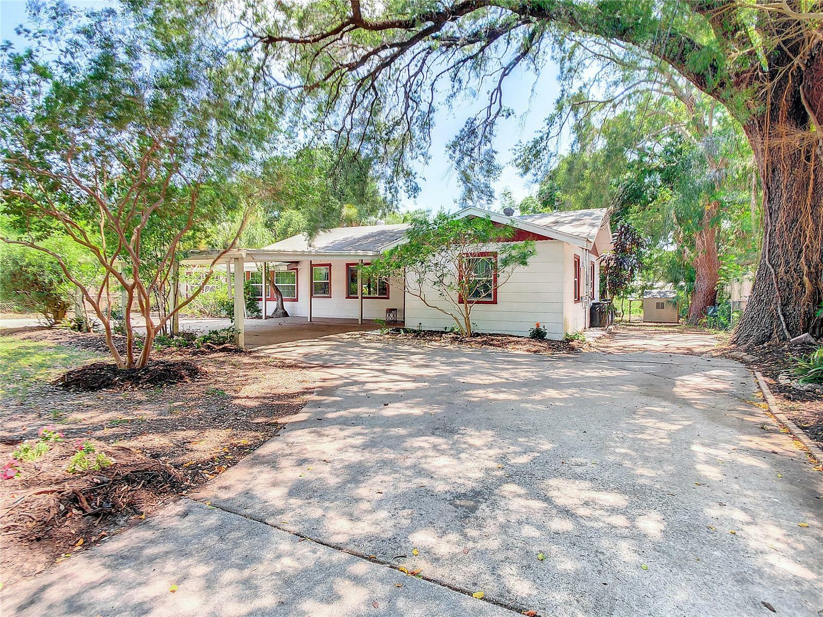 Property Photo:  4890 Harding Road N  FL 33709 