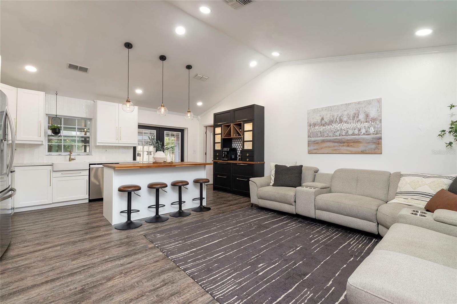 Property Photo: 201 Arbor Glen Drive FL 34683