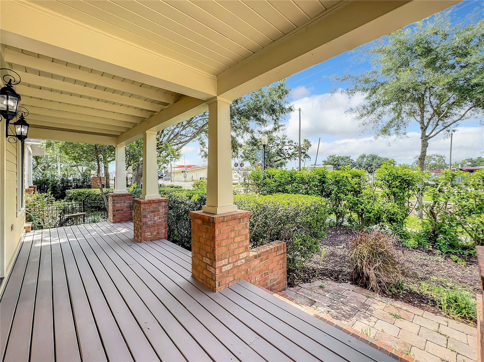 Property Photo: 546 Holt Avenue FL 32789