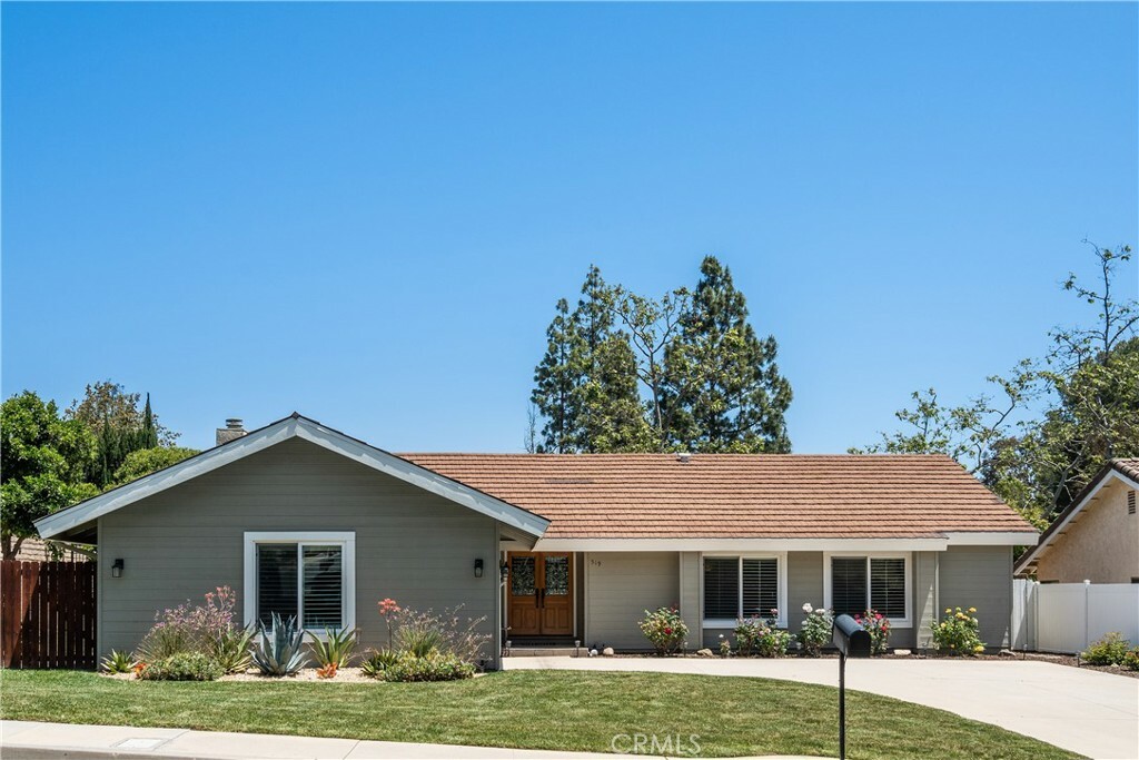 Property Photo:  519 Lotus Avenue  CA 91360 