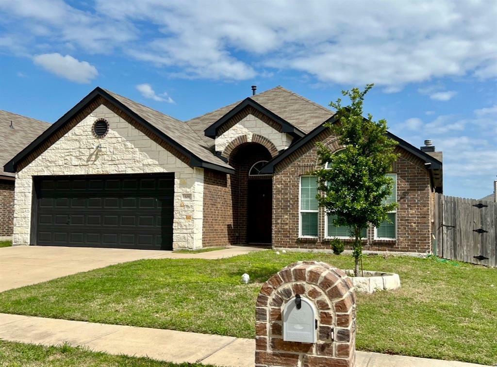 Property Photo:  509 Trailblazer Road  TX 75126 