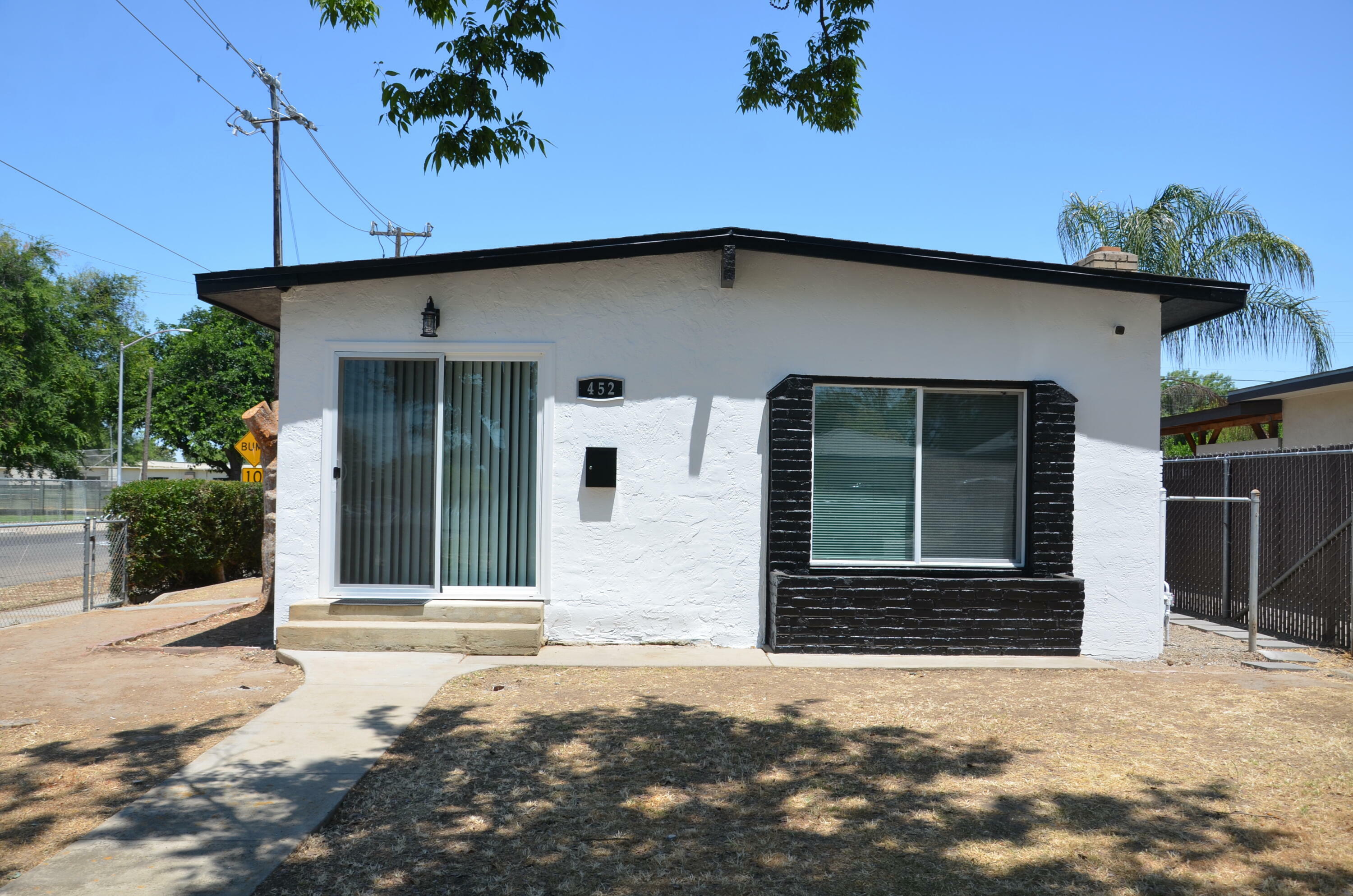 Property Photo:  452 W Myers Avenue  CA 93706 