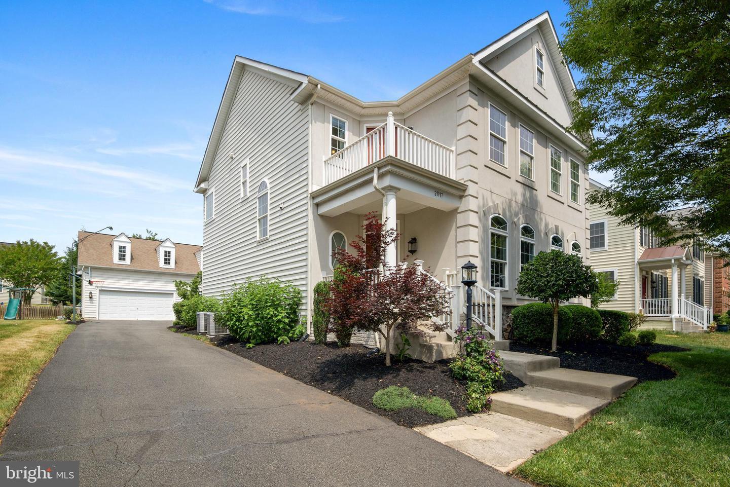 Property Photo:  21917 Gullane Way  VA 20148 