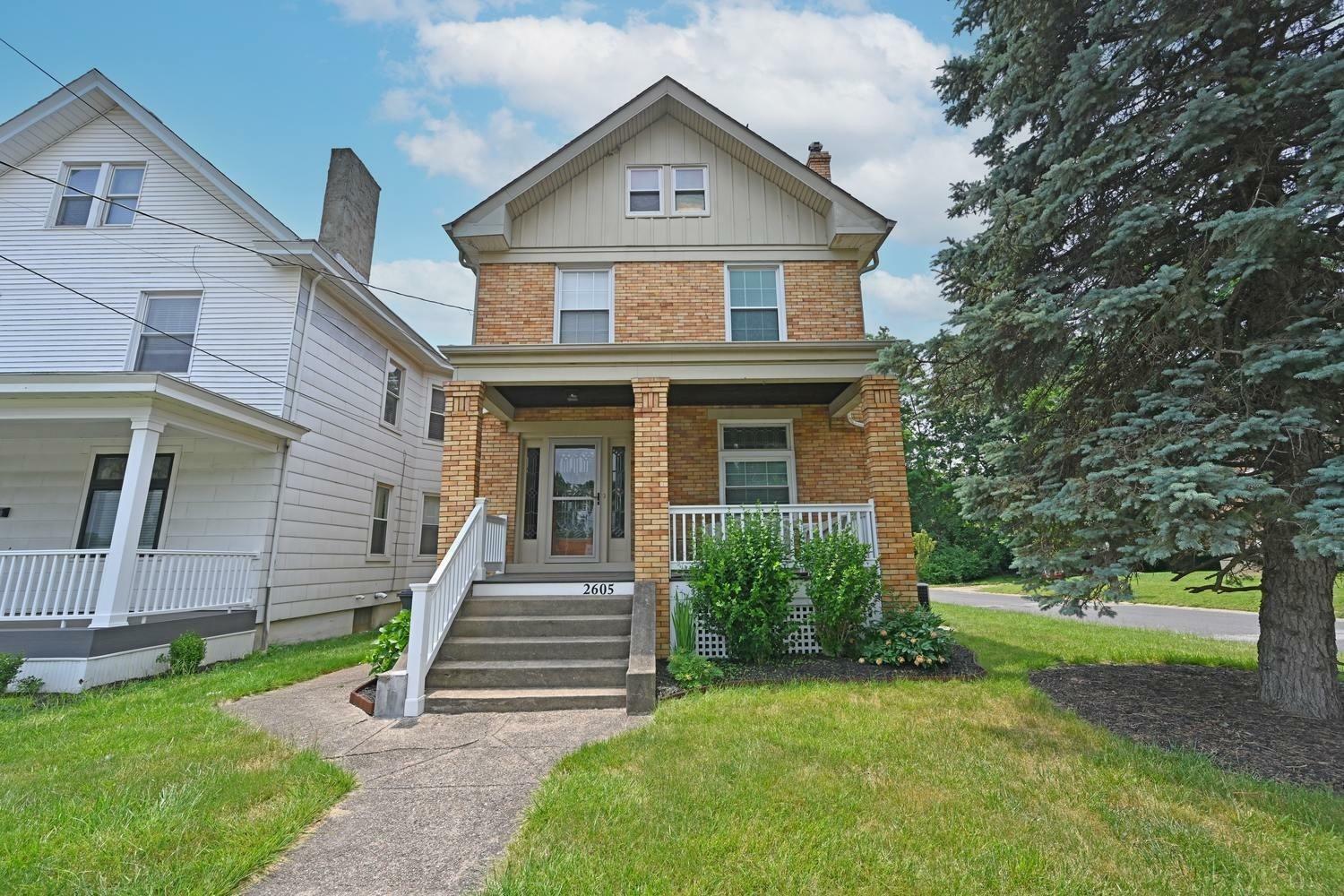 Property Photo: 2605 Robertson Ave OH 45212