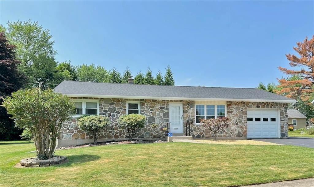 Property Photo:  2251 Pinehurst Road  PA 18018 