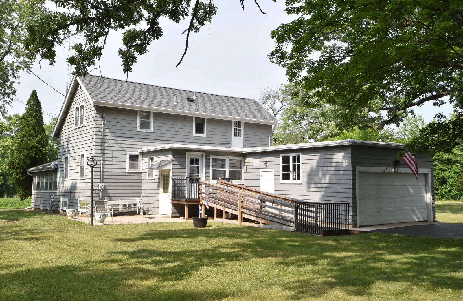 Property Photo: 833 N Riverside Dr WI 53170