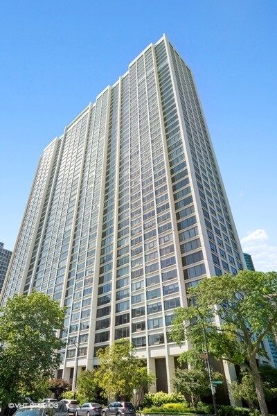 2800 N Lake Shore Drive 4215  Chicago IL 60657 photo
