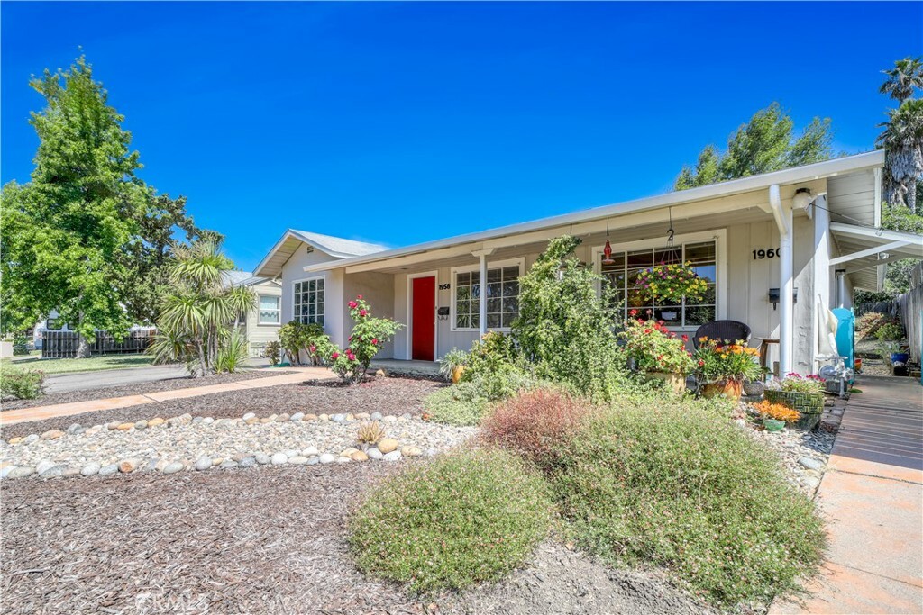 Property Photo:  1958 1960 Loomis Street  CA 93405 