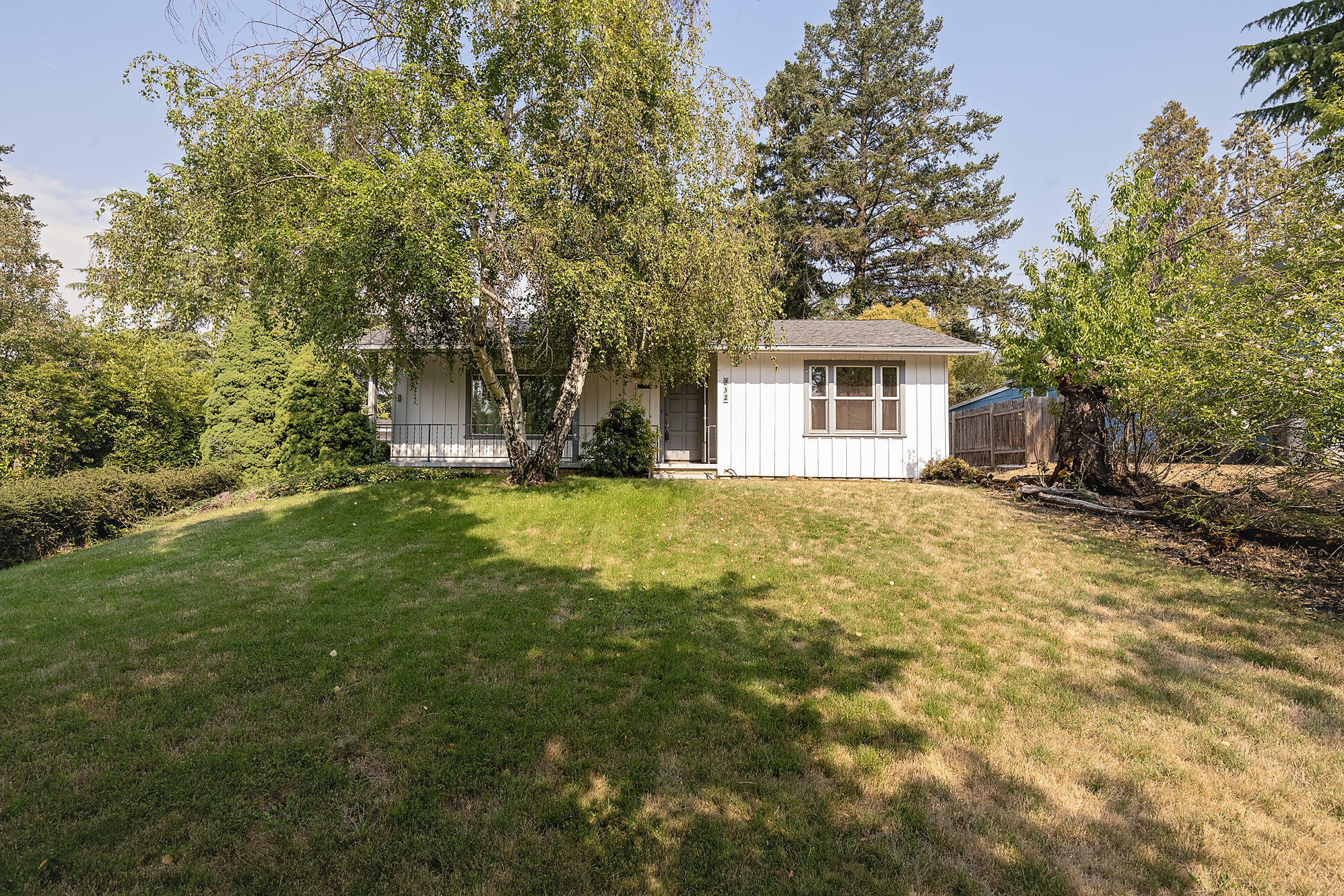 Property Photo:  232 Bradford Way  OR 97504 