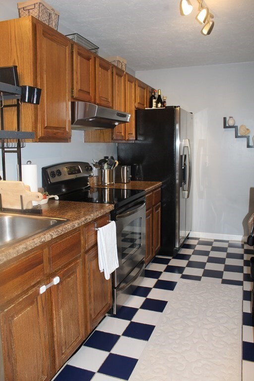 Property Photo: 1195 Grafton St 12 MA 01604