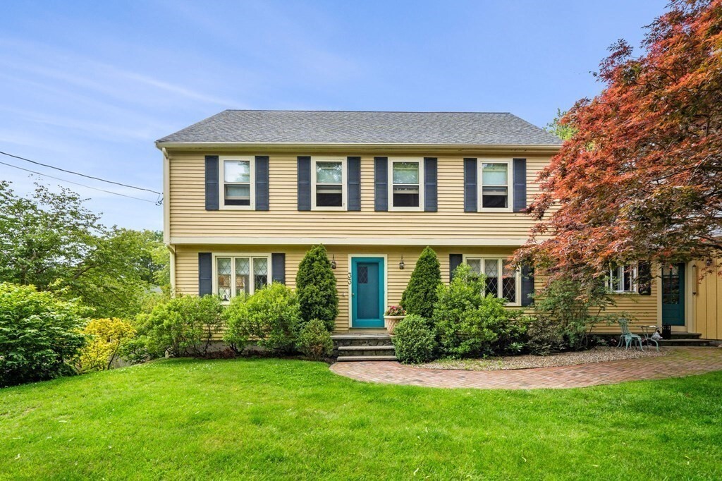 Property Photo: 33 Pinecliff Dr MA 01945